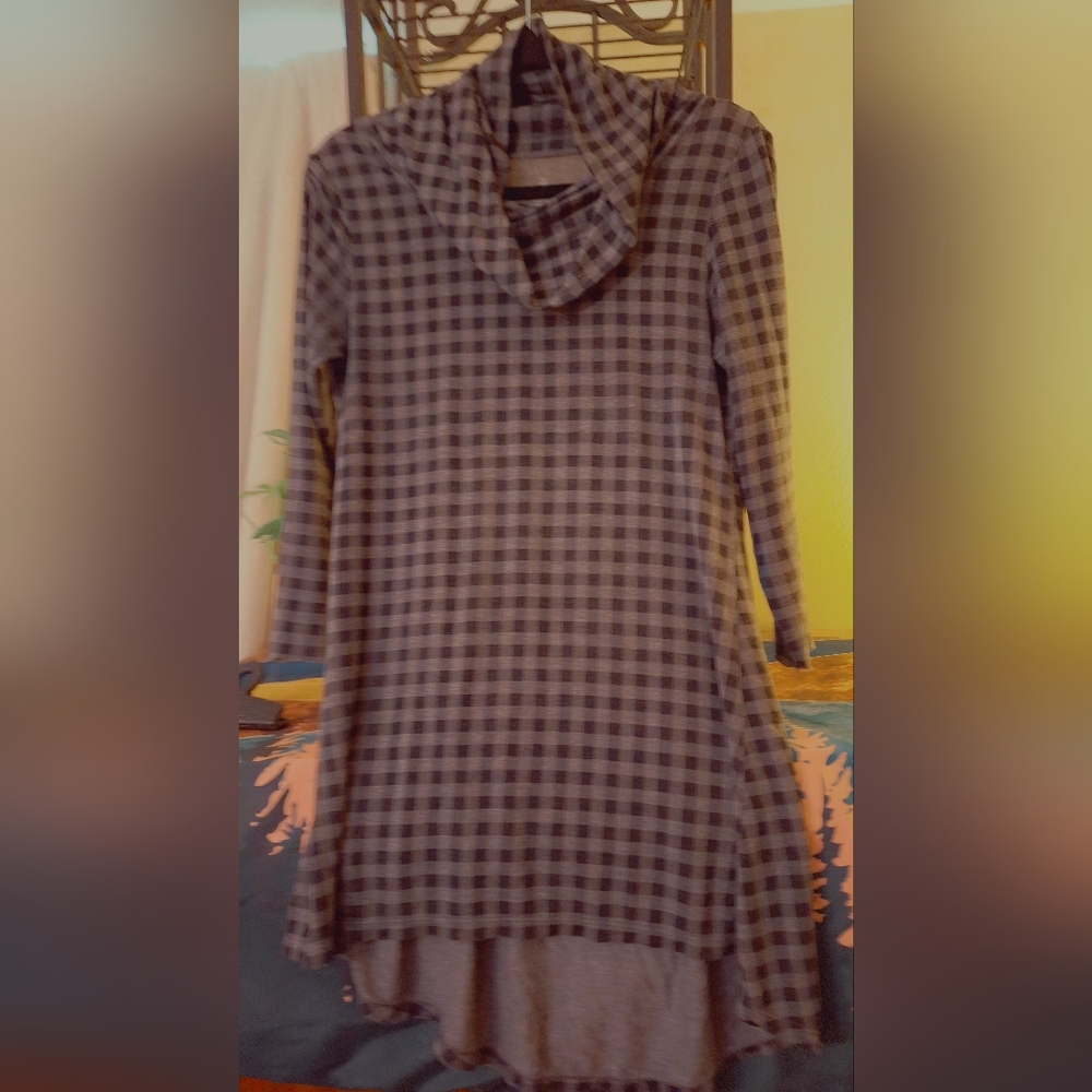 Cowl-neck, long-sleeve tunic